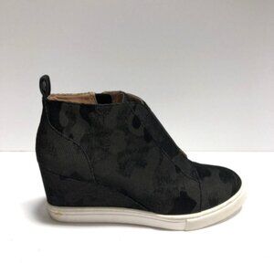 Linea Paolo Womens Felicia Bootie Camo Size 6.5 M